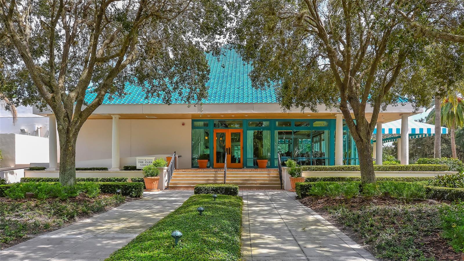 5209 PALM AIRE DR