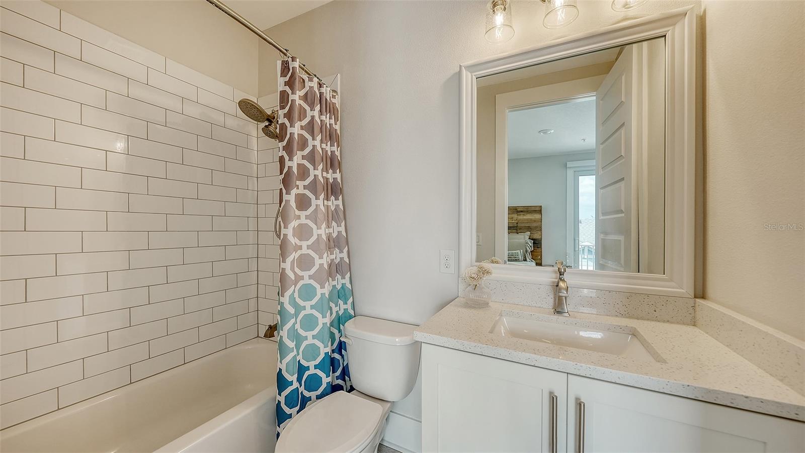512 LAUREL PARK DR