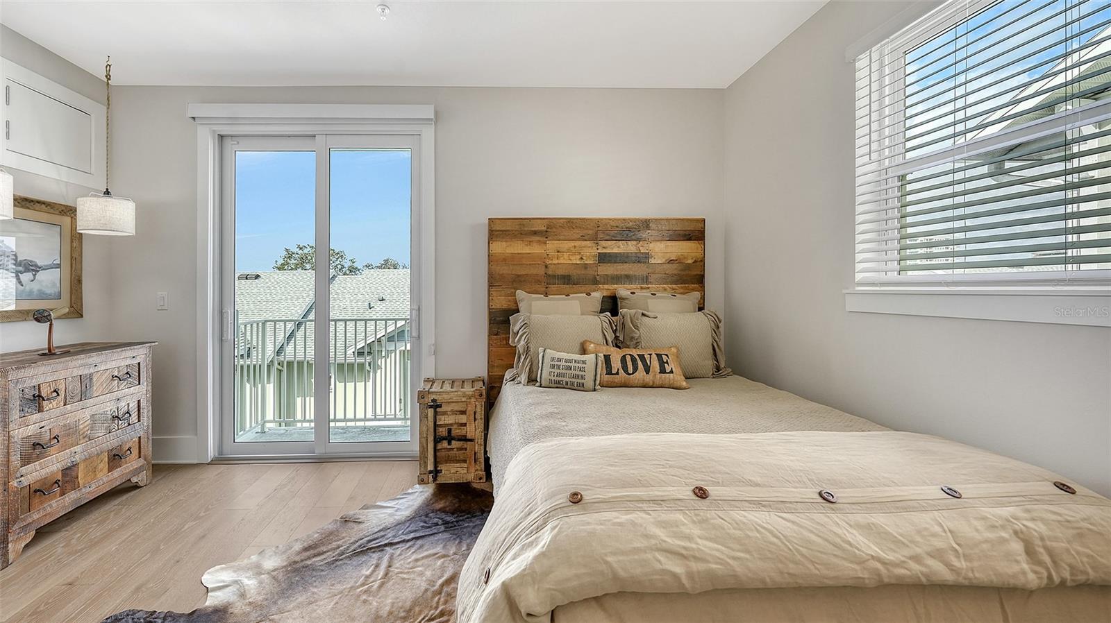 512 LAUREL PARK DR