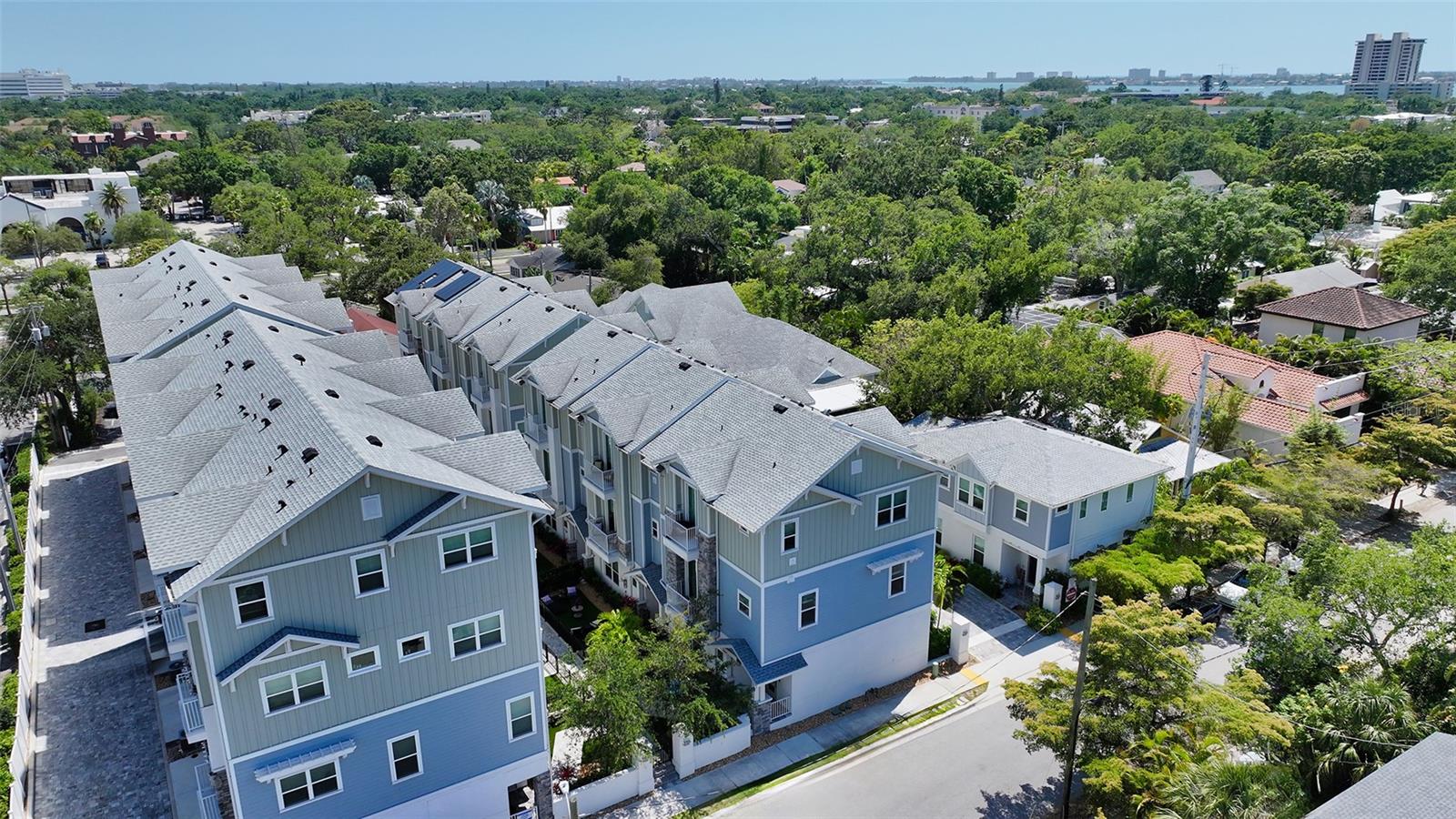 512 LAUREL PARK DR