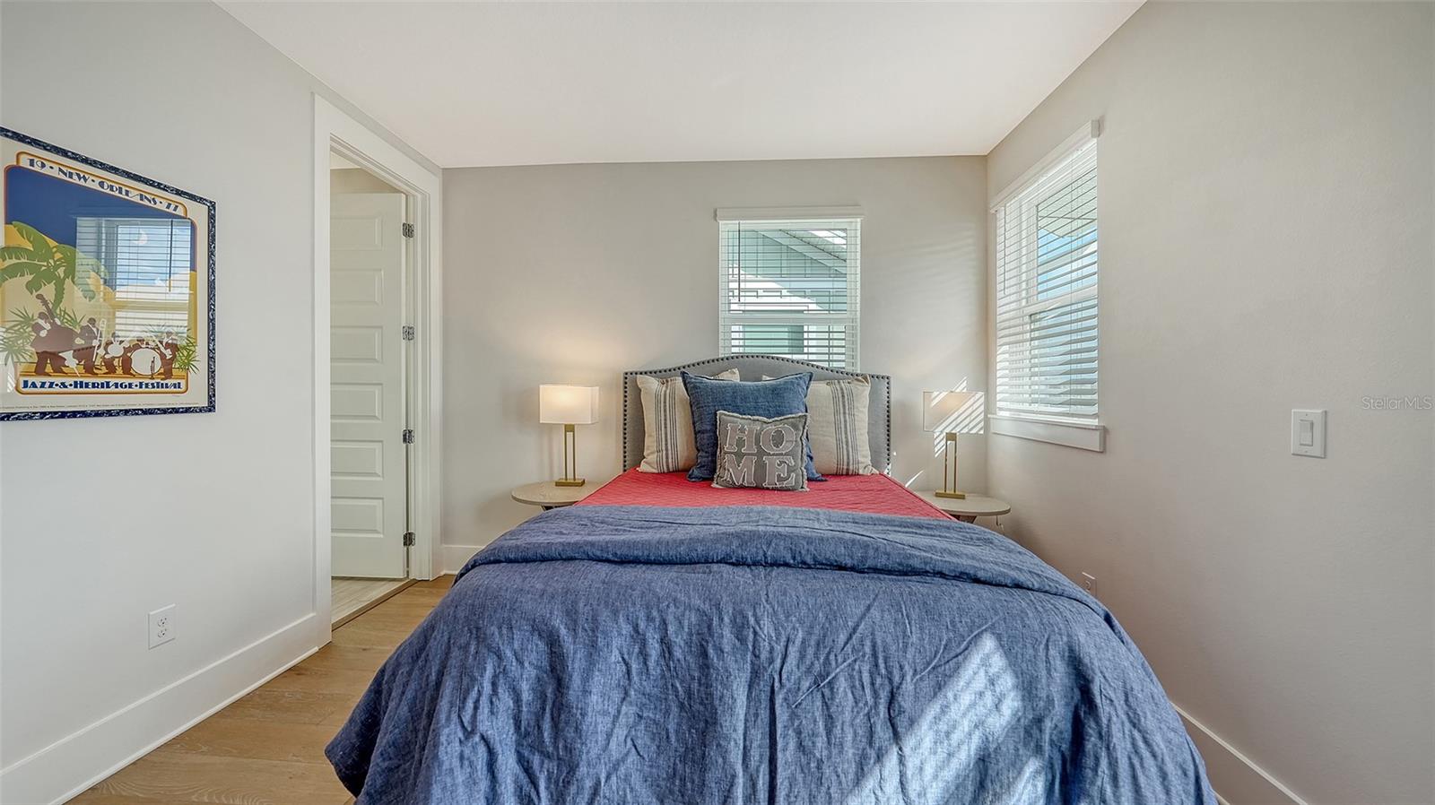 512 LAUREL PARK DR