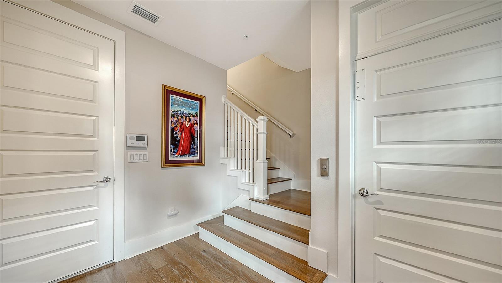 512 LAUREL PARK DR