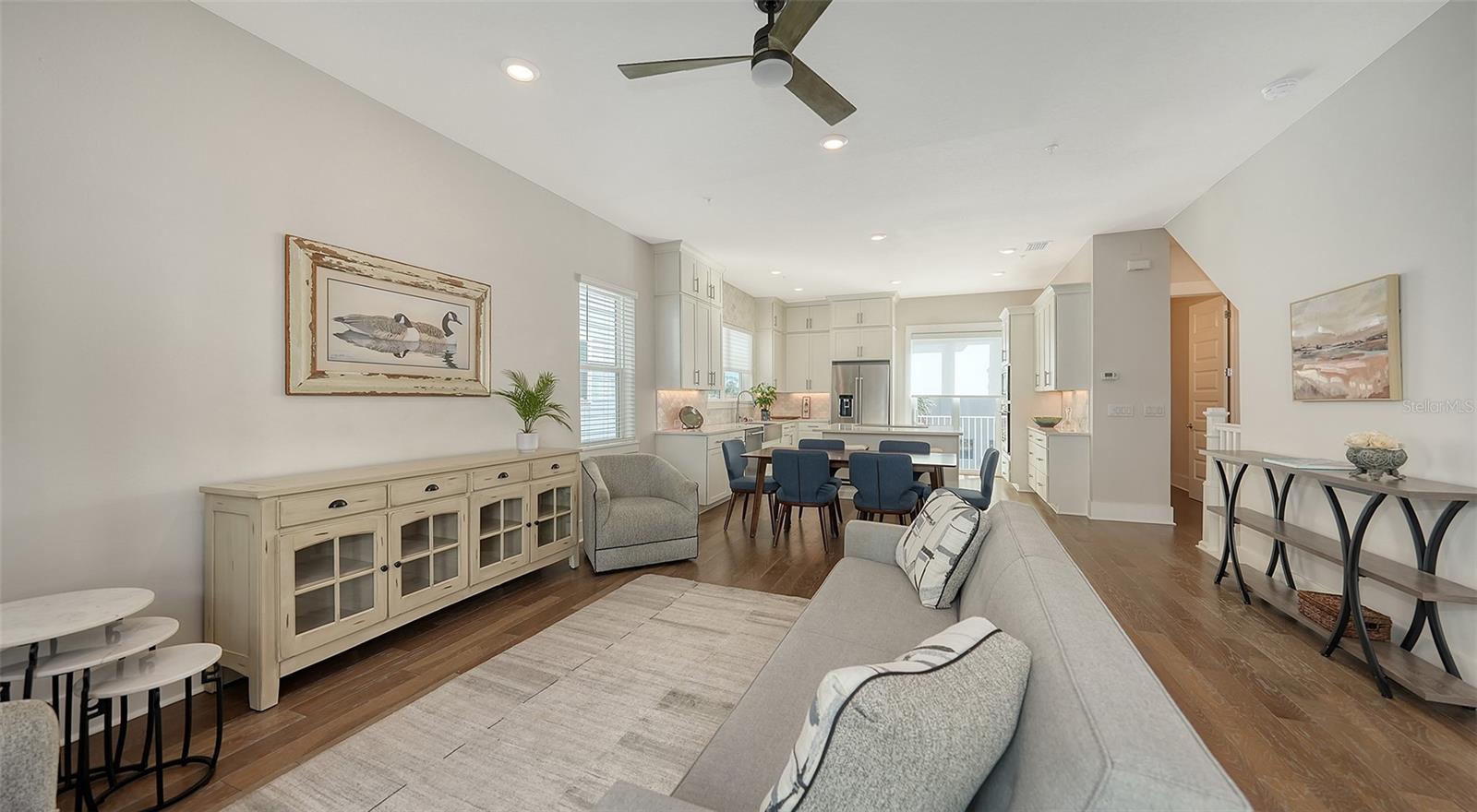 512 LAUREL PARK DR