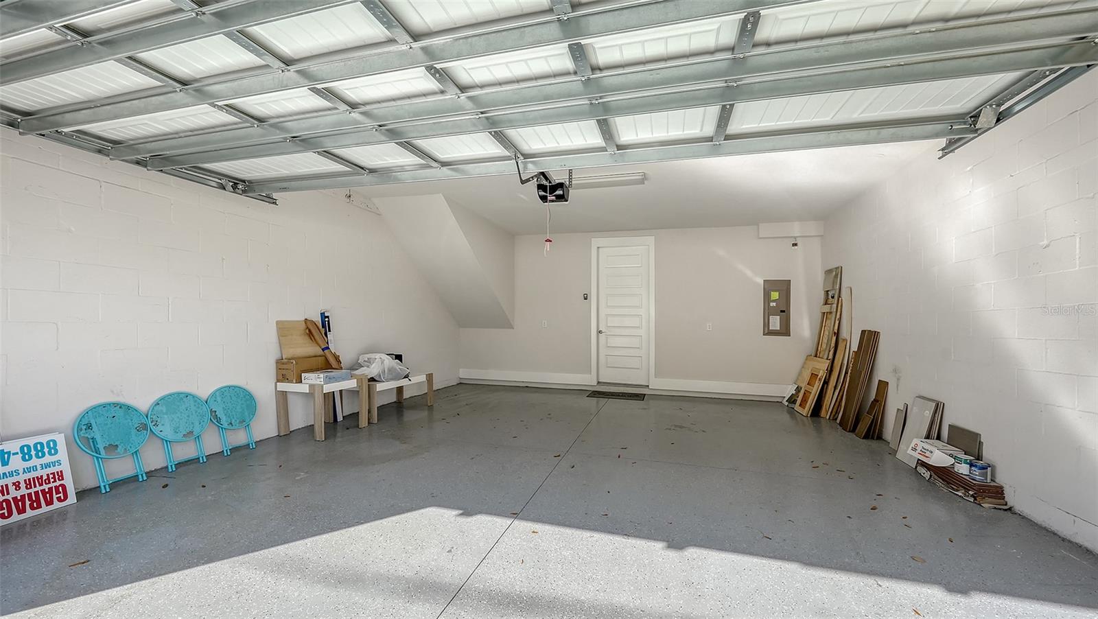 512 LAUREL PARK DR