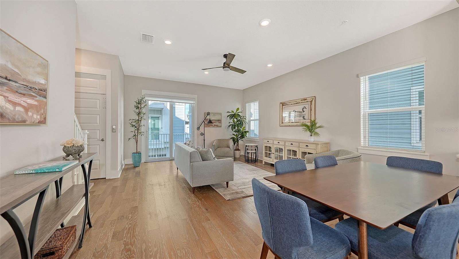 512 LAUREL PARK DR