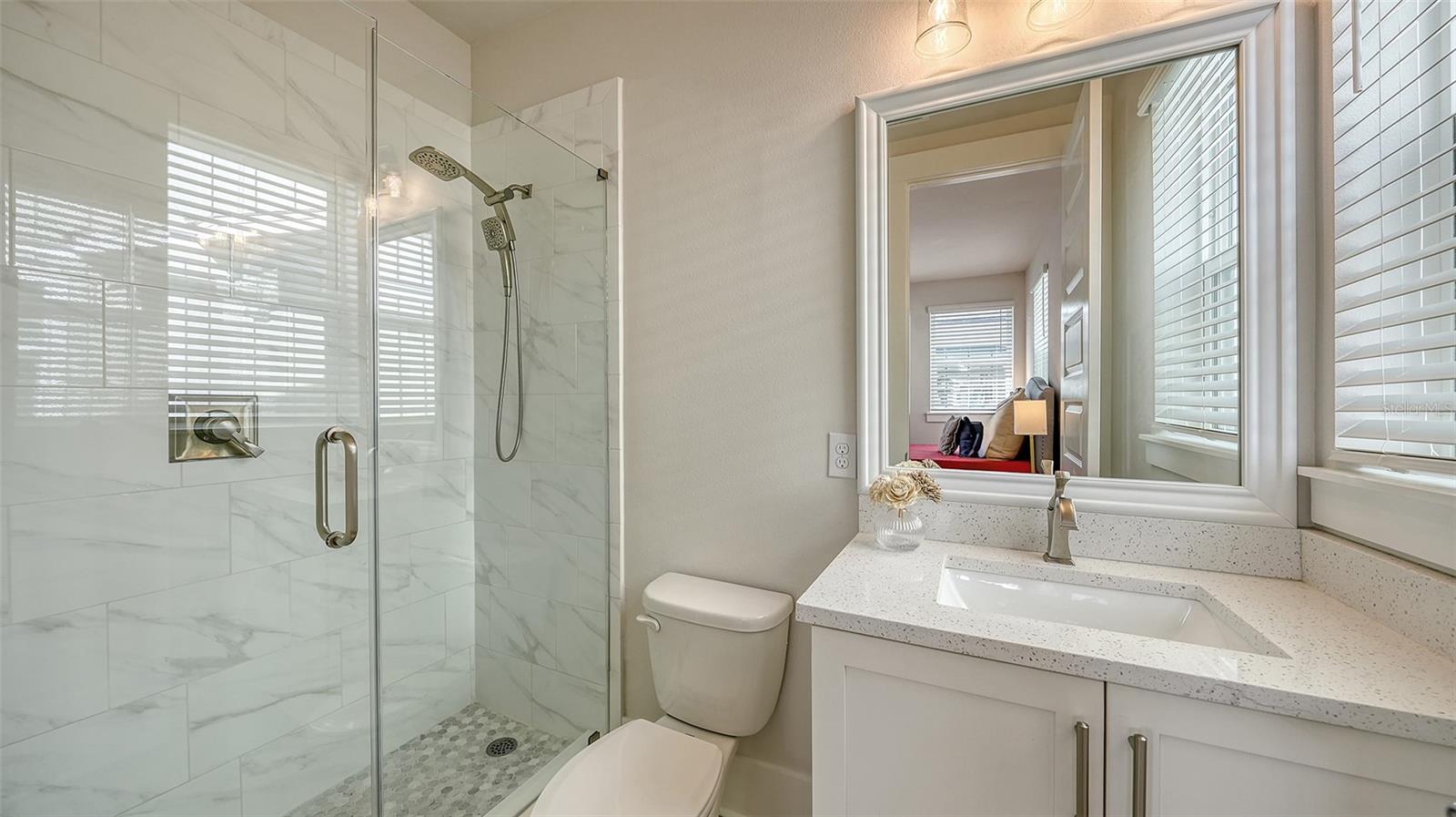 512 LAUREL PARK DR