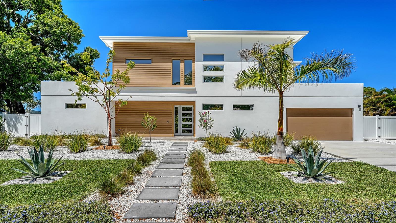 2124 CLEMATIS PL