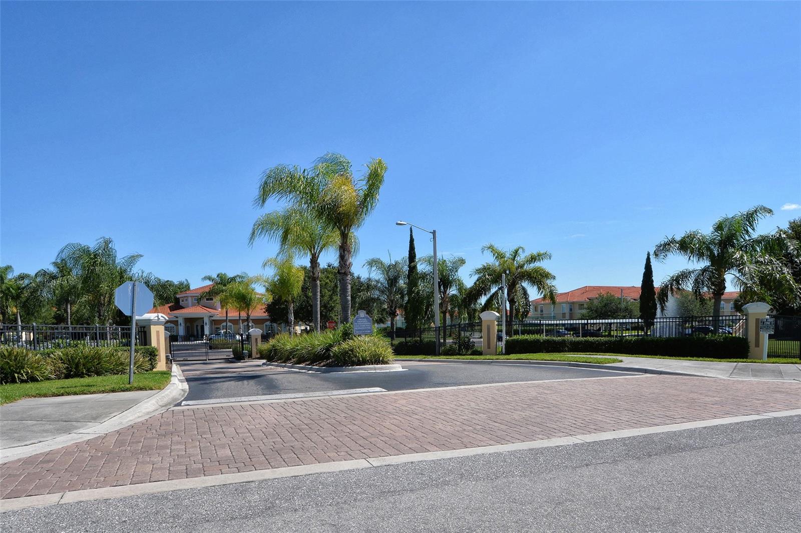 1195 VILLAGIO CIR #103