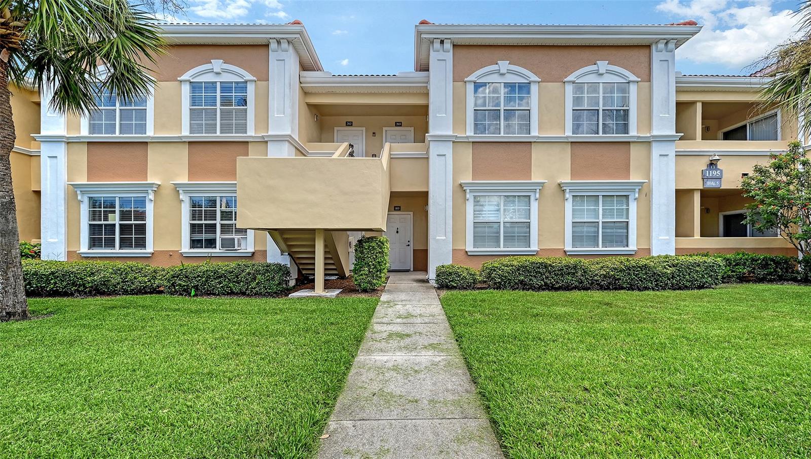 1195 VILLAGIO CIR #103