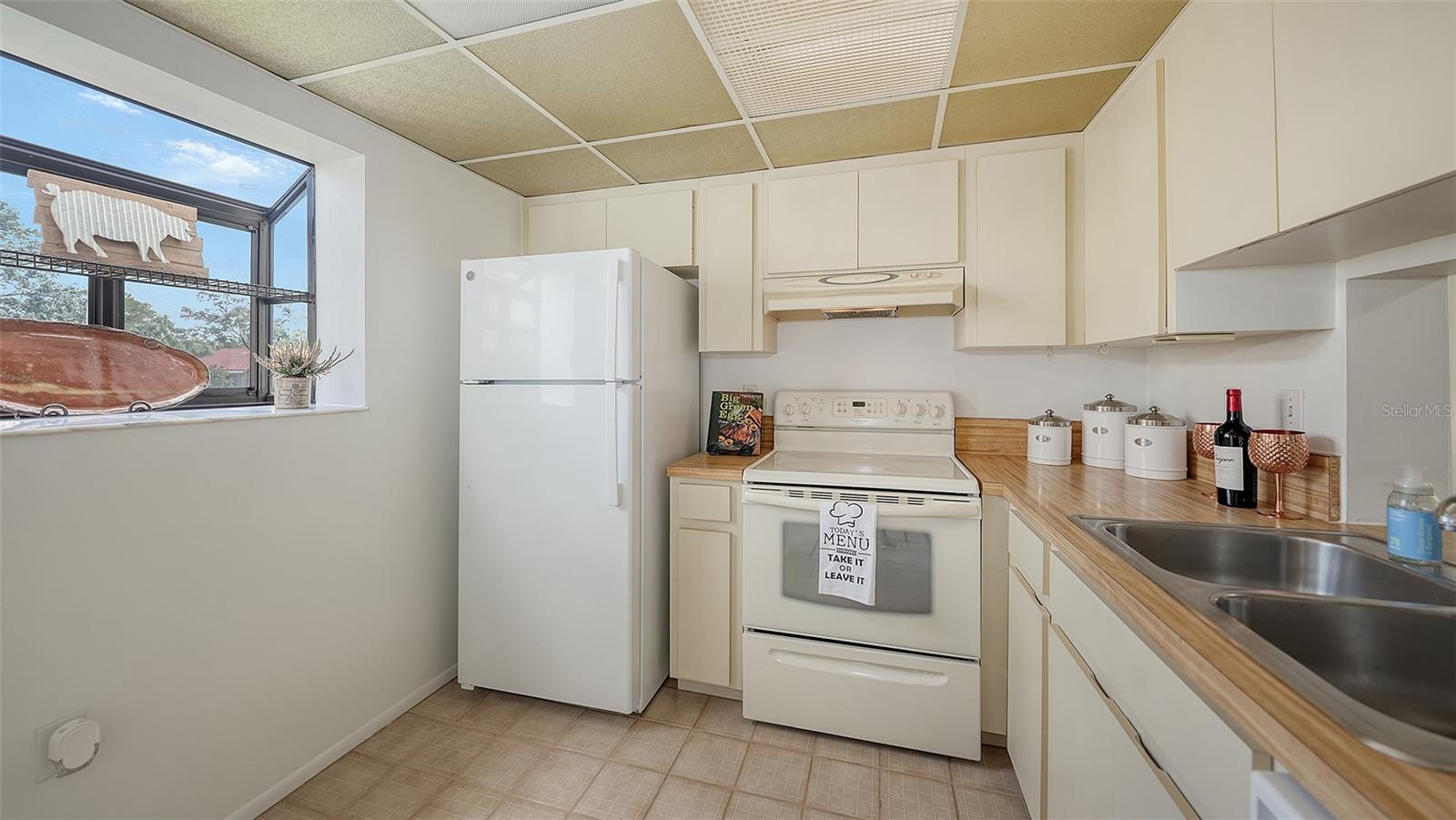 5785 GARDENS DR #5785