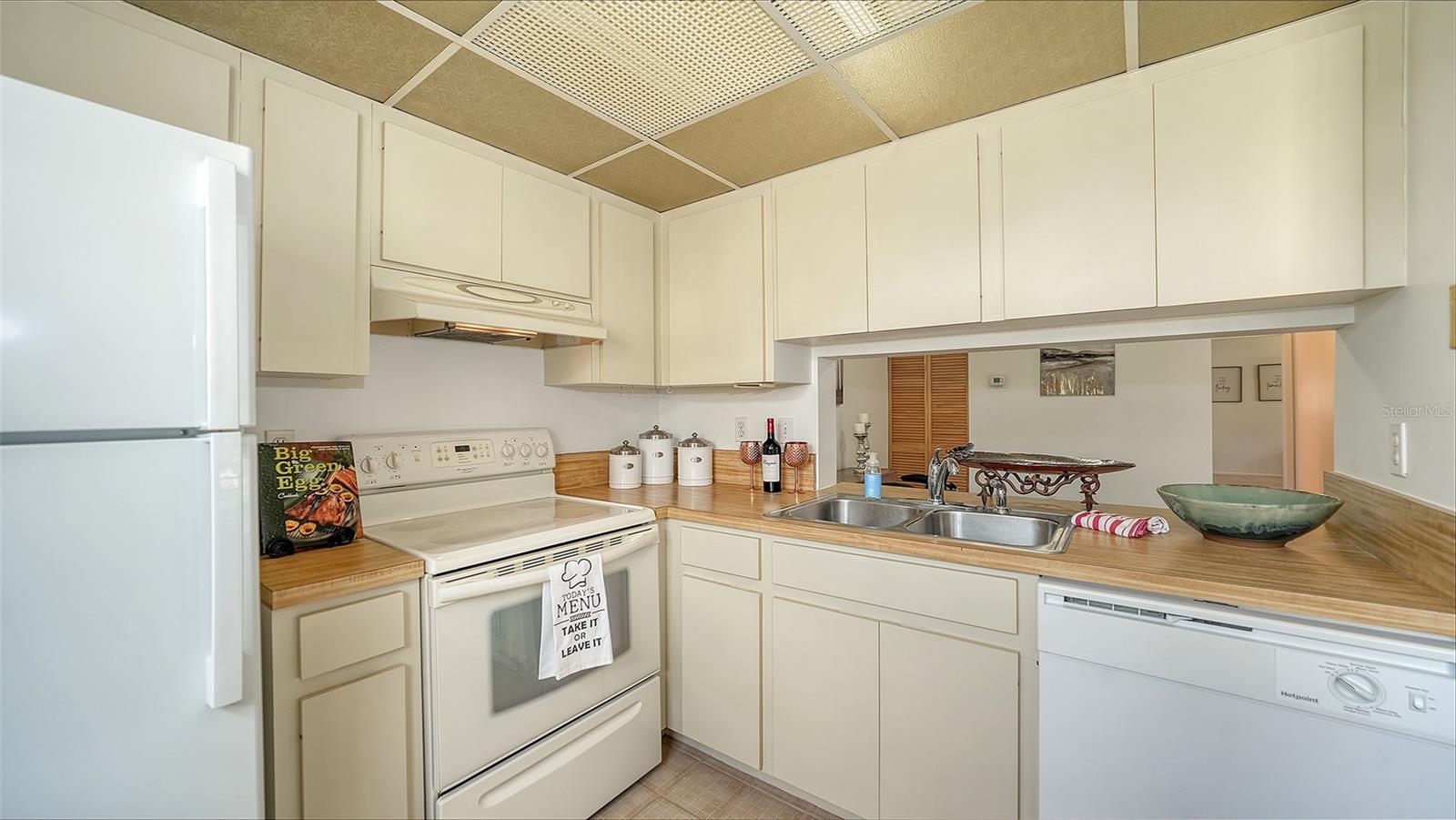 5785 GARDENS DR #5785