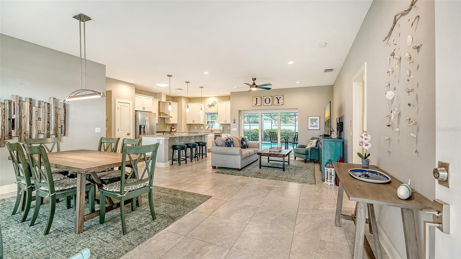 524 ACACIA LN