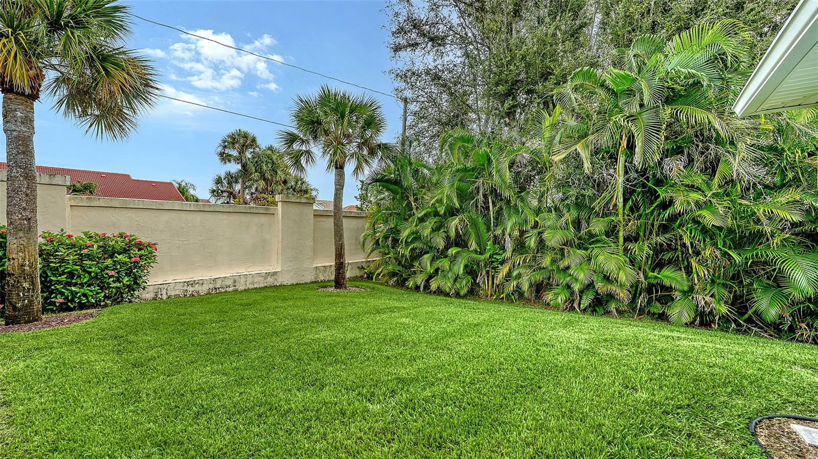 524 ACACIA LN