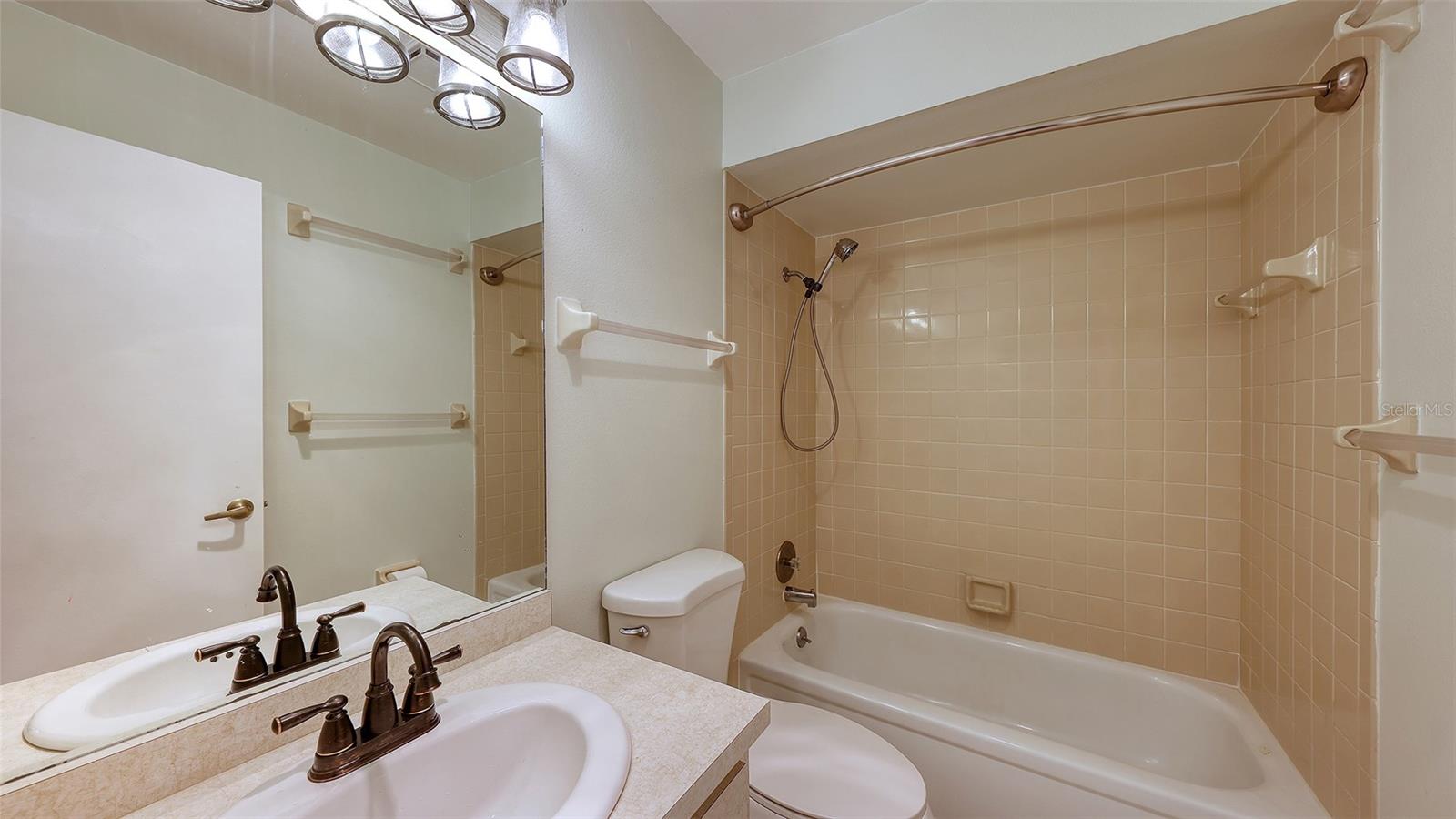 4969 VILLAGE GARDENS DR #52