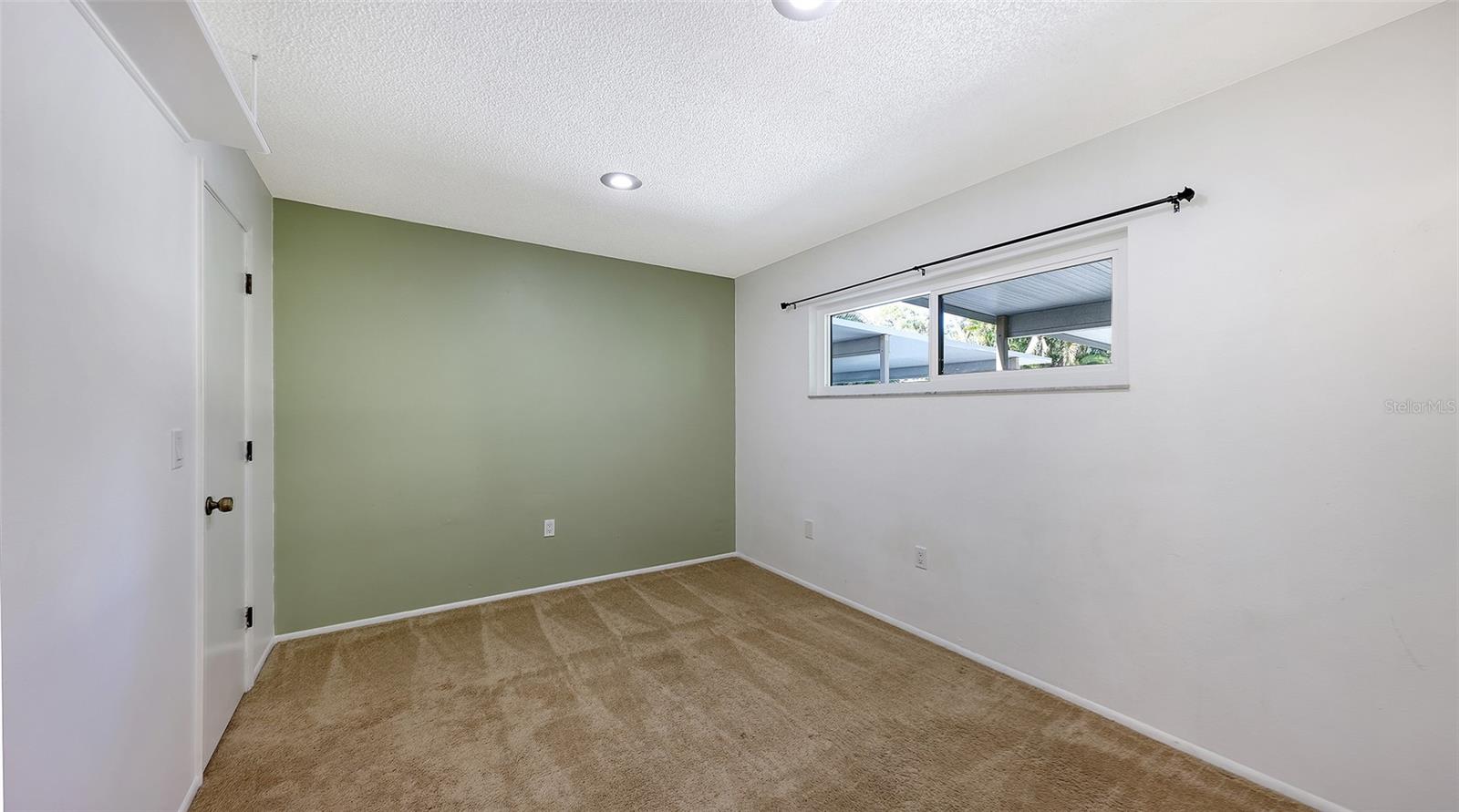 4969 VILLAGE GARDENS DR #52