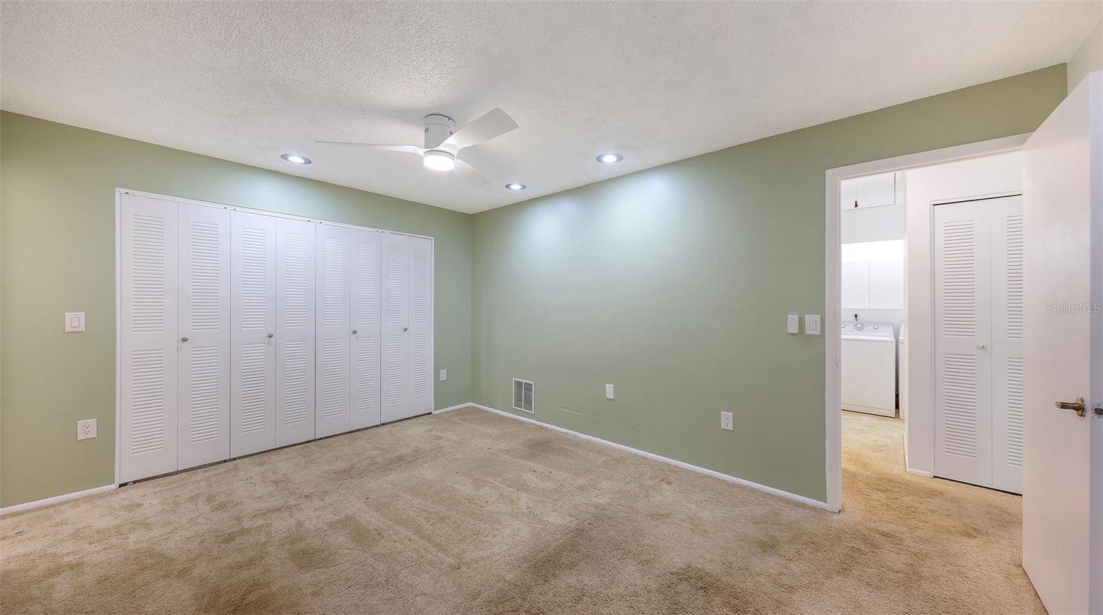 4969 VILLAGE GARDENS DR #52