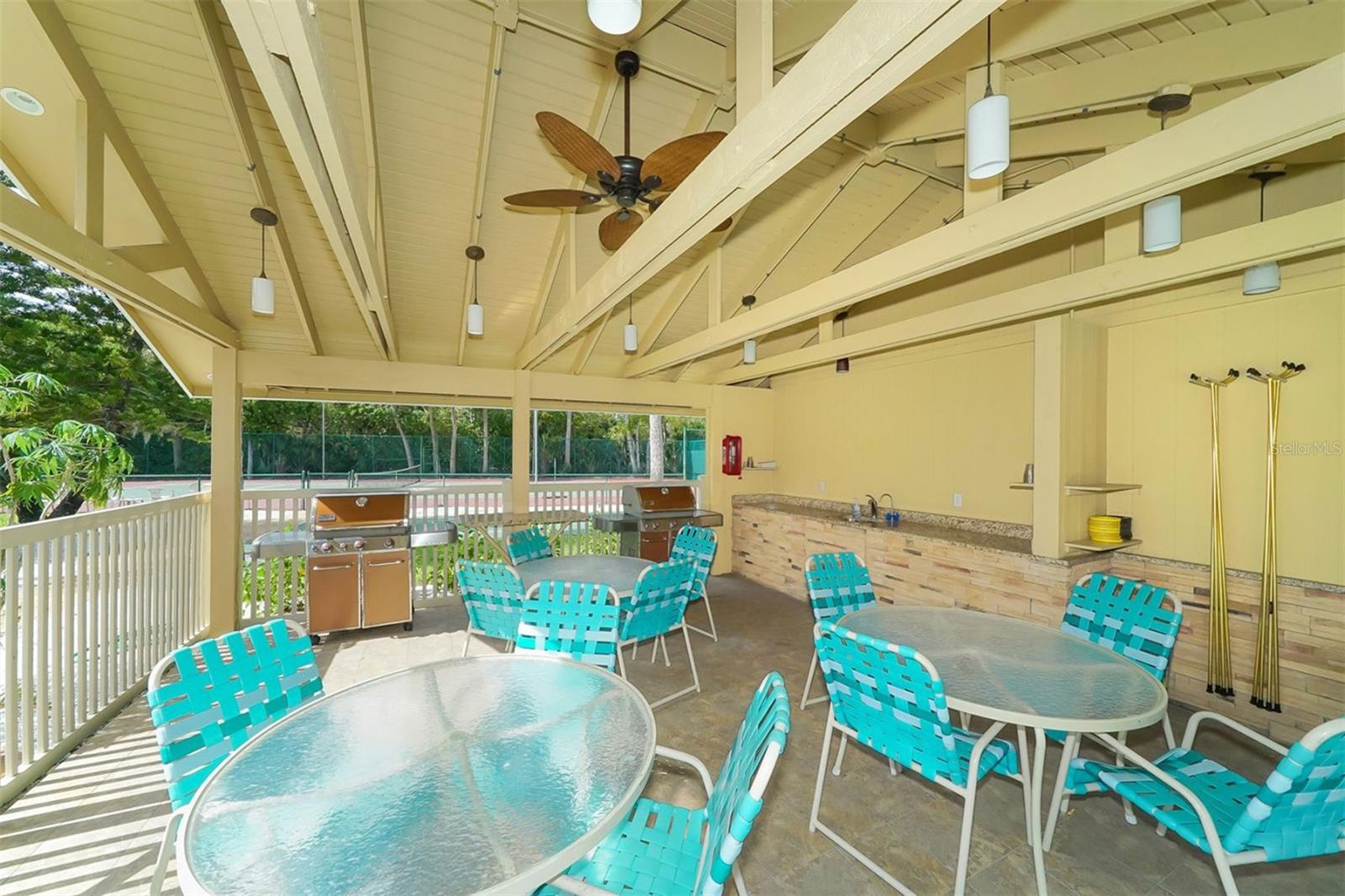 4969 VILLAGE GARDENS DR #52