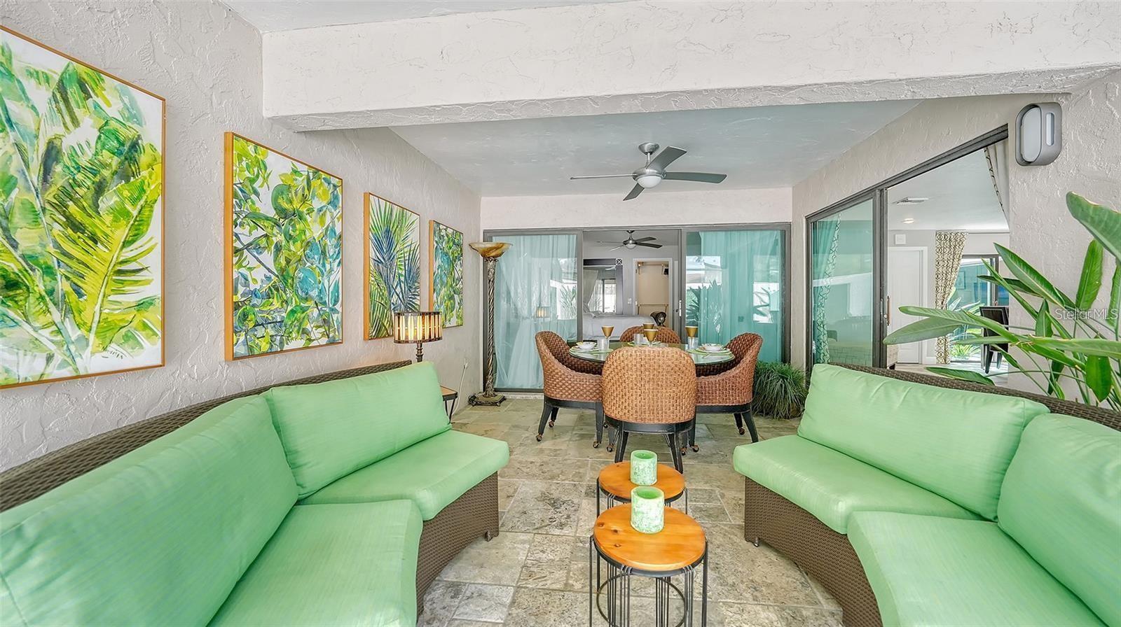 3842 GLEN OAKS MANOR DR