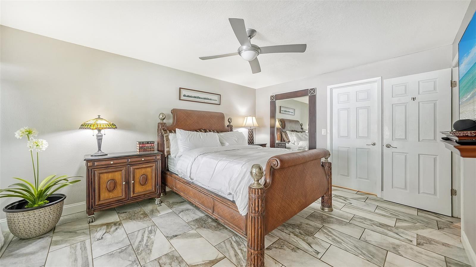 3842 GLEN OAKS MANOR DR