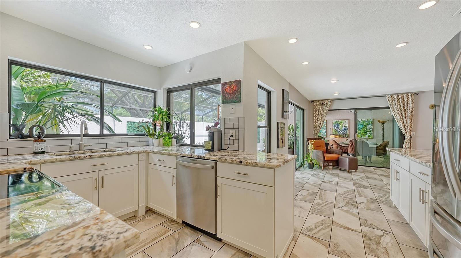 3842 GLEN OAKS MANOR DR