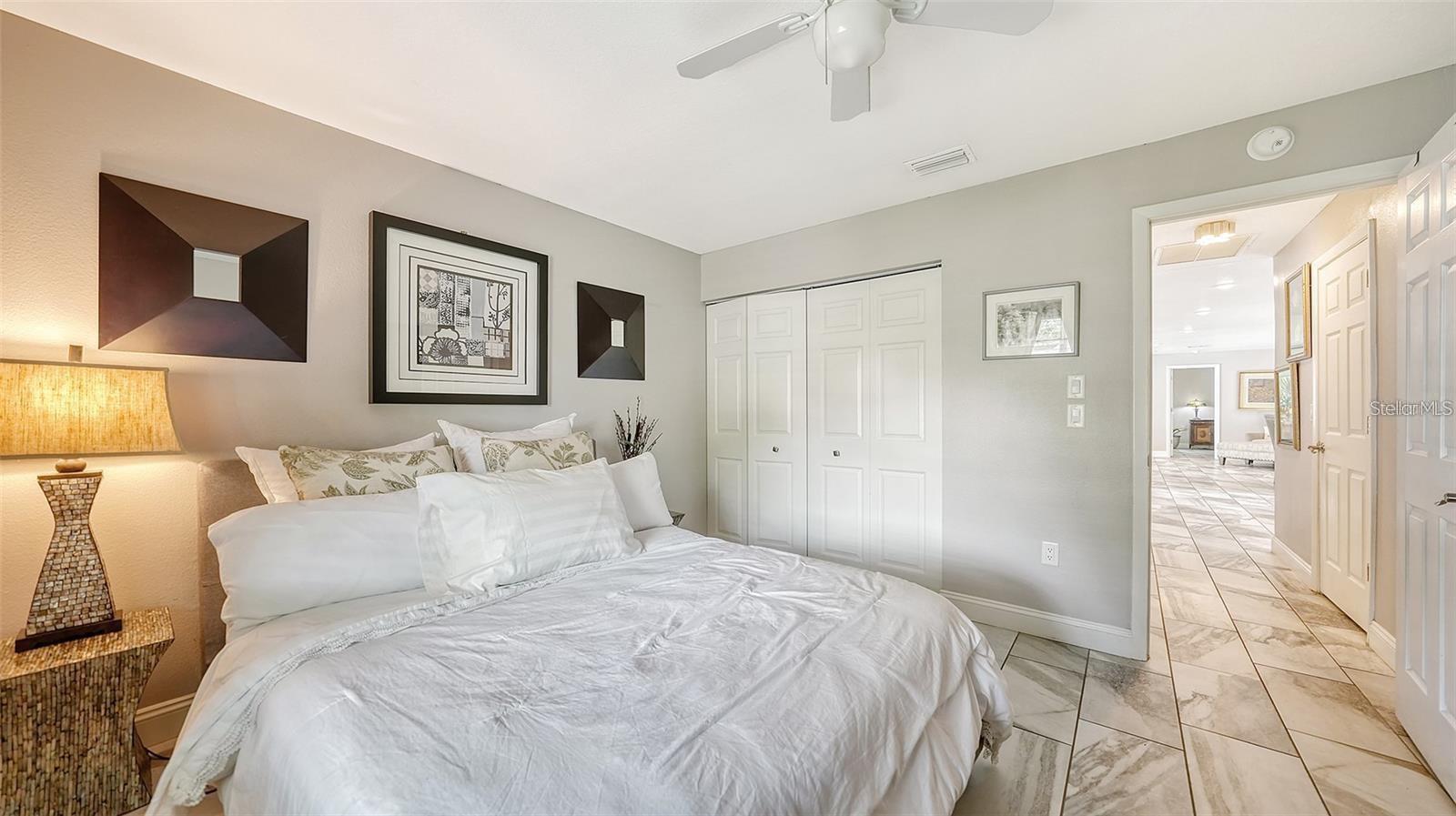 3842 GLEN OAKS MANOR DR