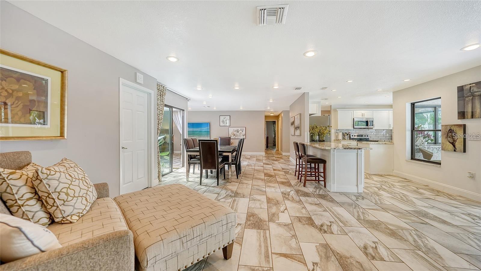 3842 GLEN OAKS MANOR DR