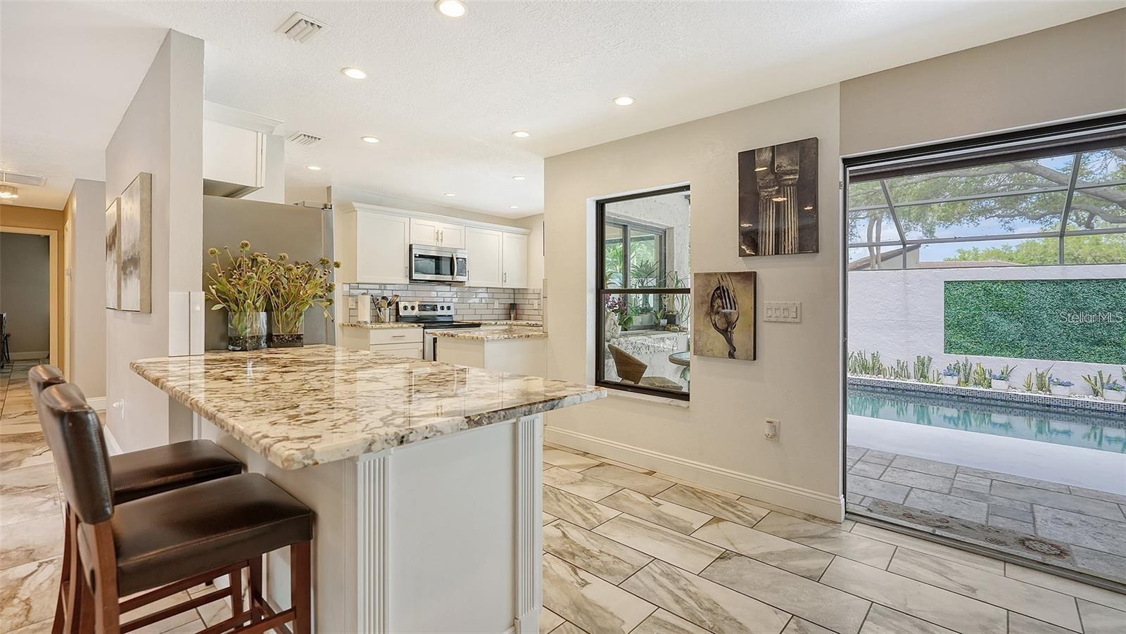 3842 GLEN OAKS MANOR DR