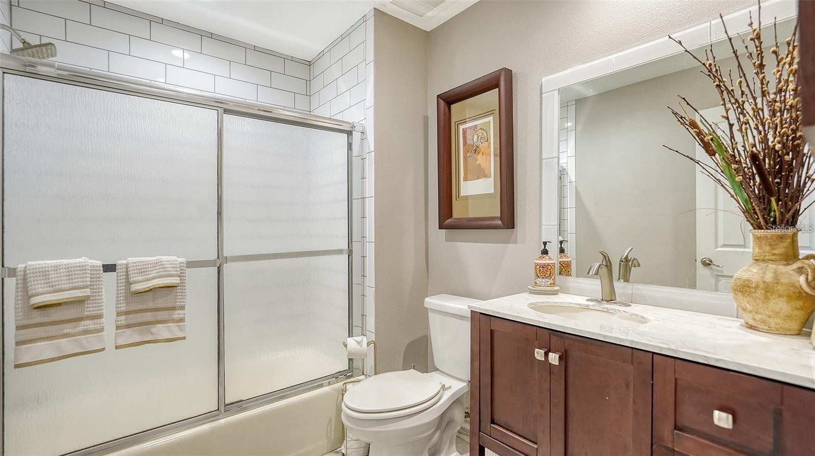 3842 GLEN OAKS MANOR DR