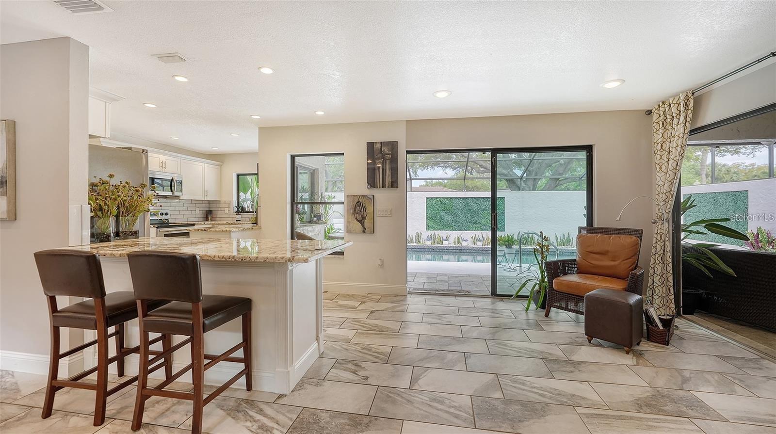 3842 GLEN OAKS MANOR DR