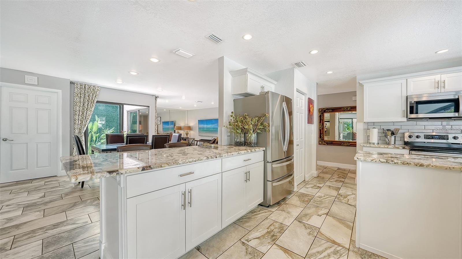 3842 GLEN OAKS MANOR DR