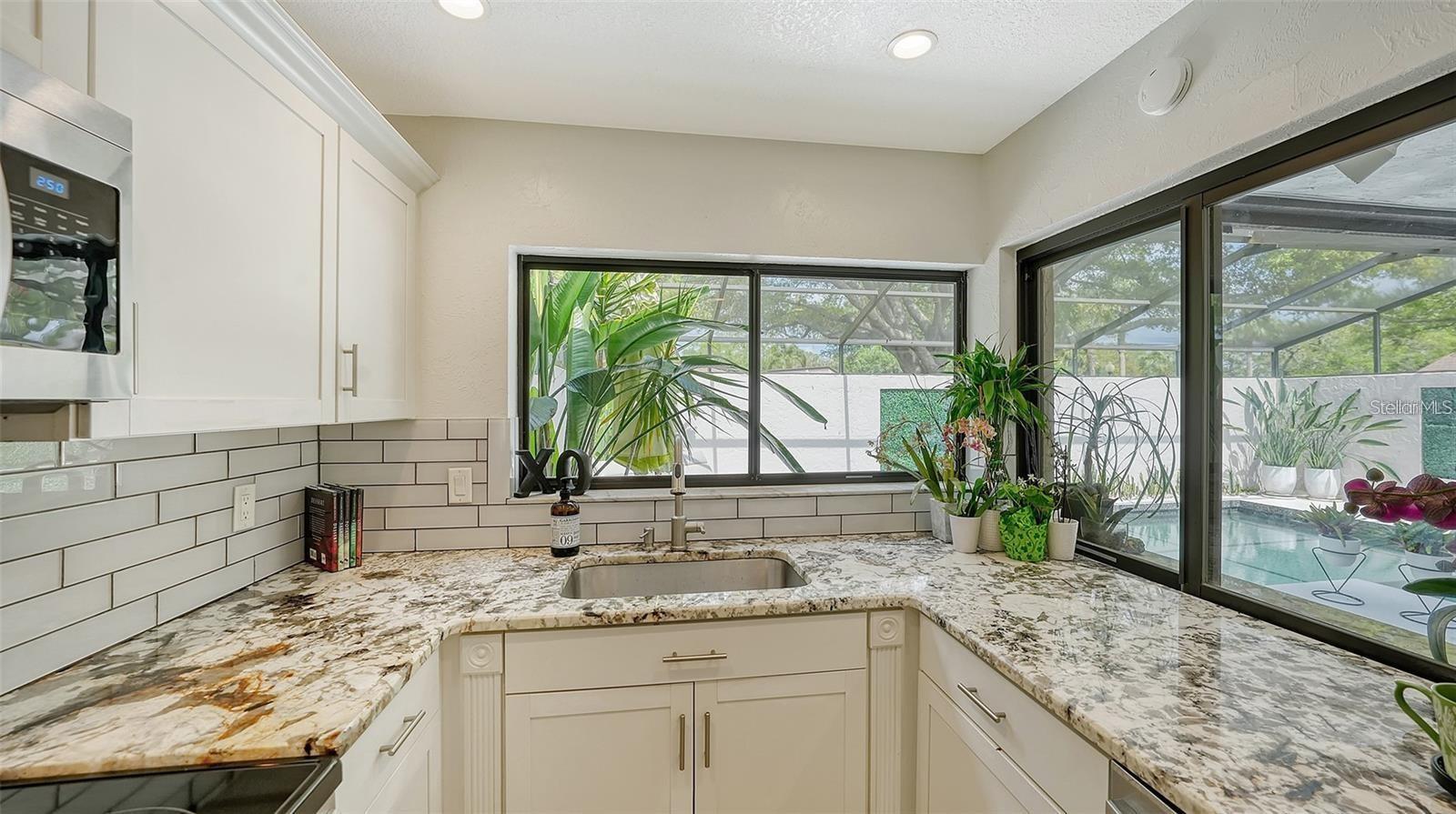3842 GLEN OAKS MANOR DR