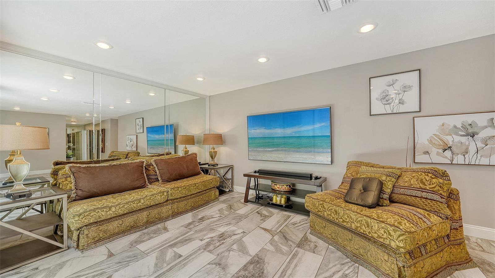 3842 GLEN OAKS MANOR DR