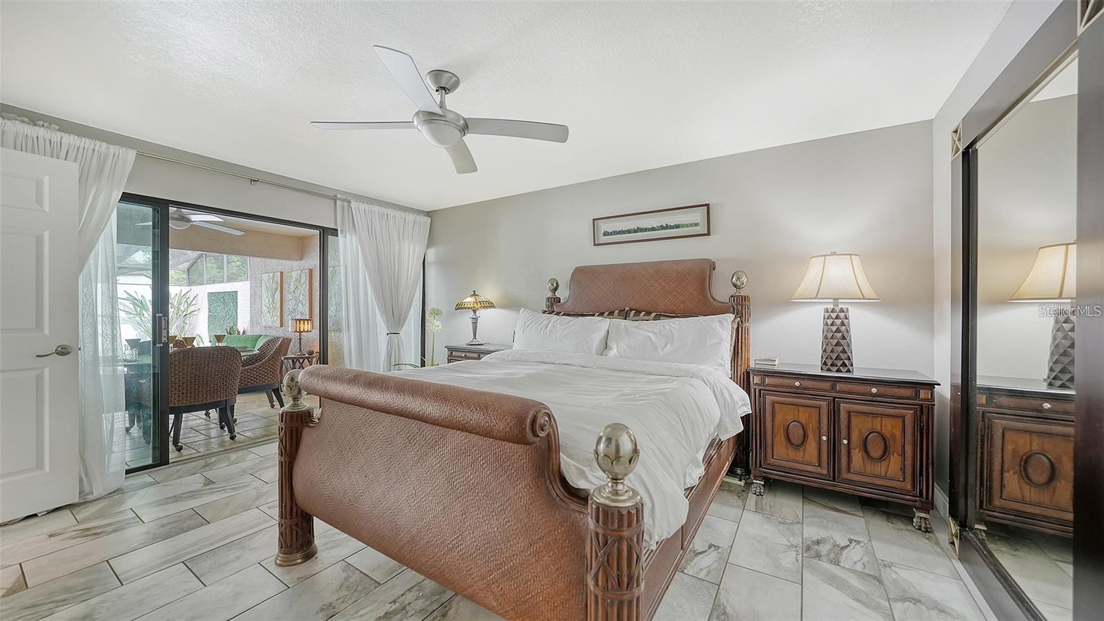 3842 GLEN OAKS MANOR DR