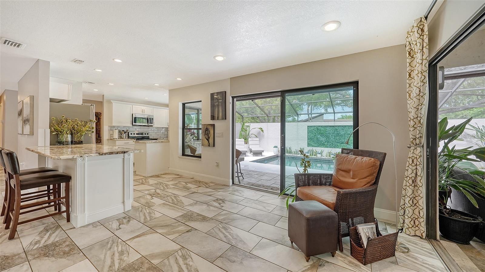 3842 GLEN OAKS MANOR DR