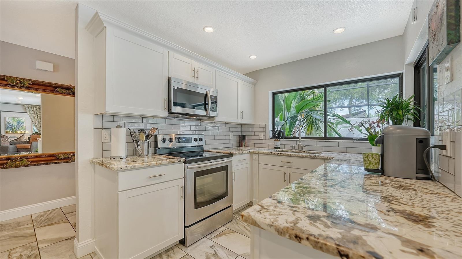 3842 GLEN OAKS MANOR DR