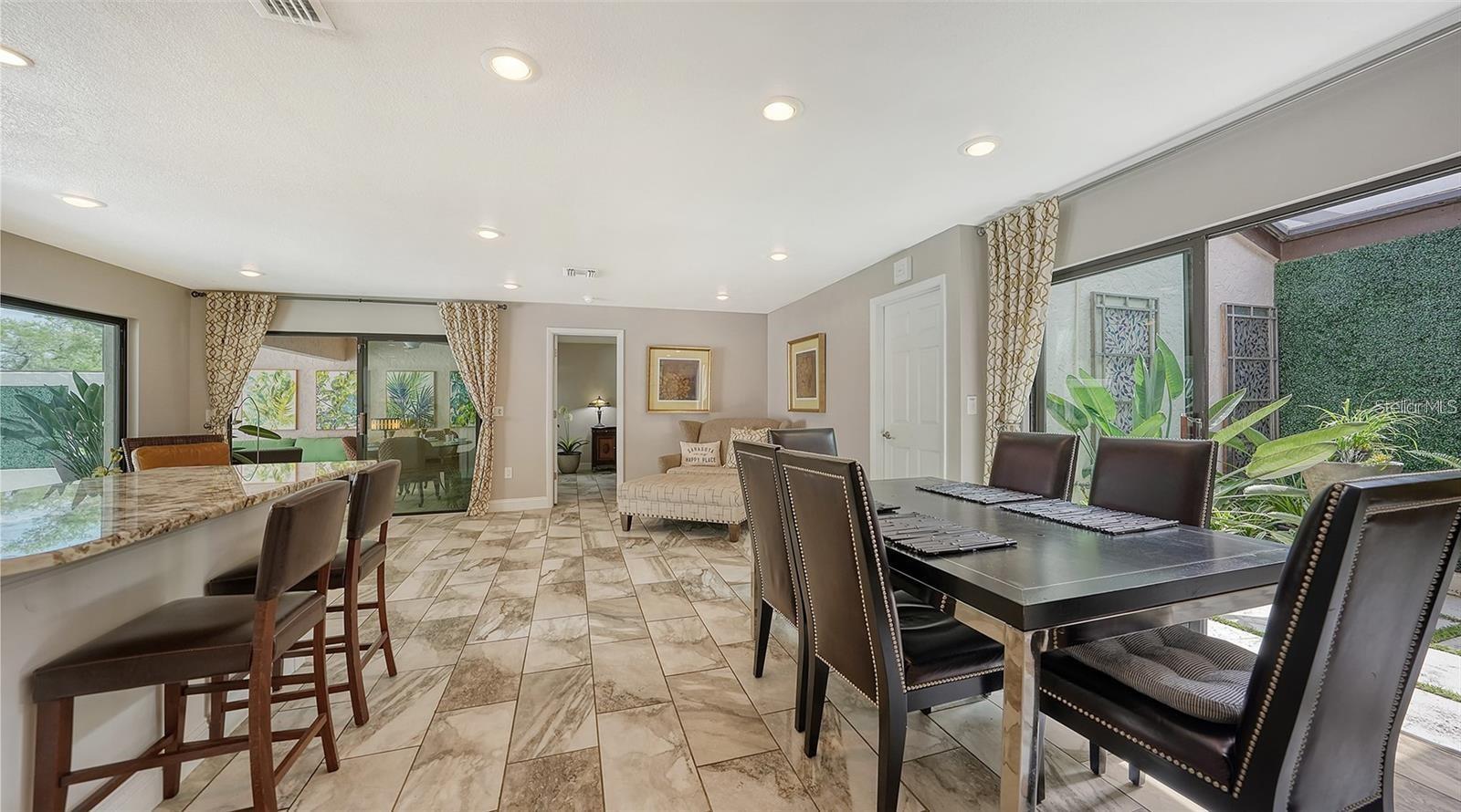 3842 GLEN OAKS MANOR DR