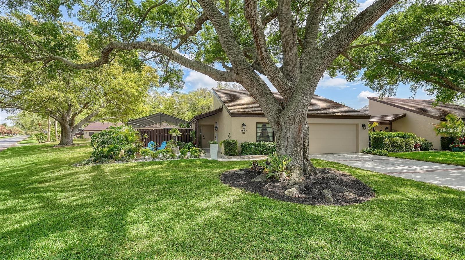 3842 GLEN OAKS MANOR DR