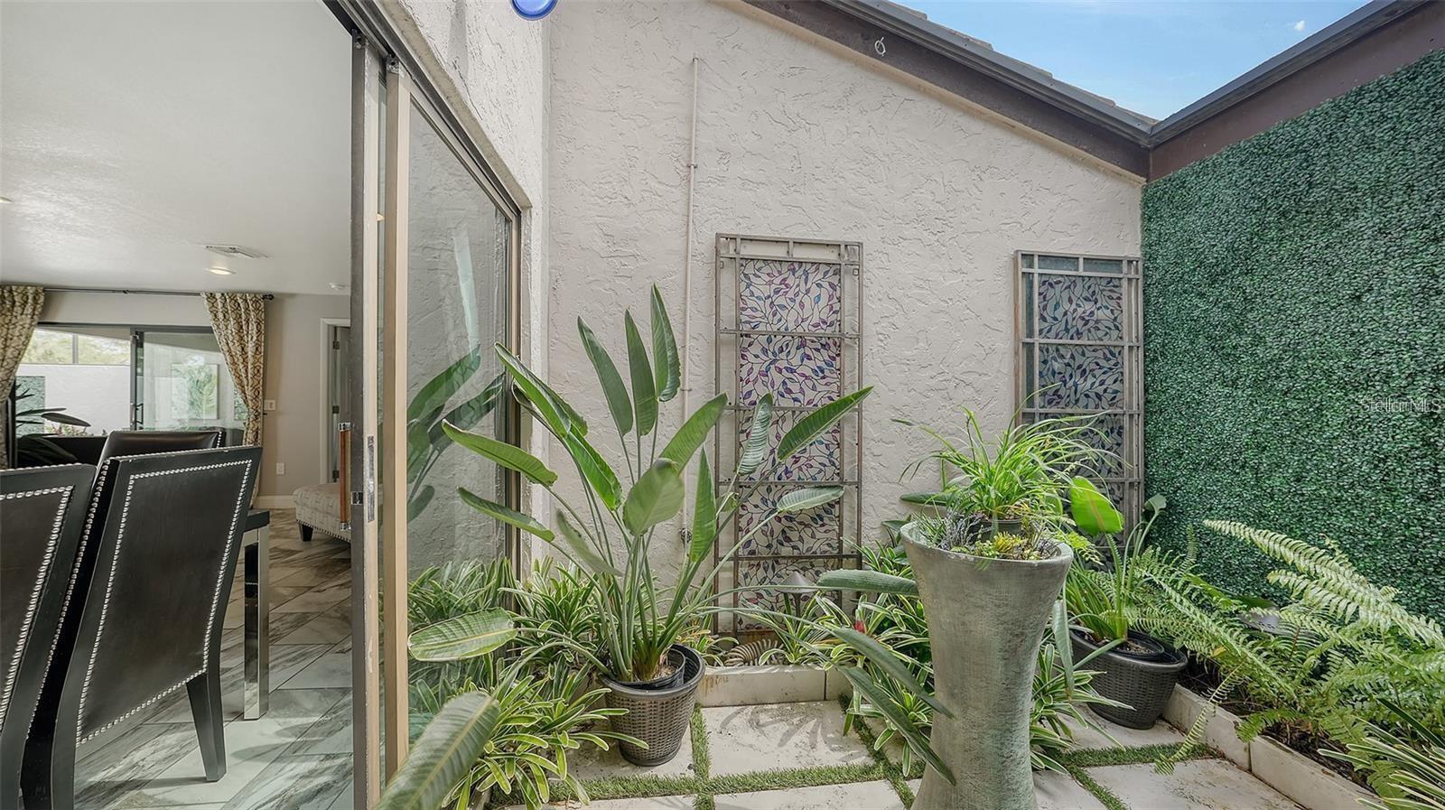 3842 GLEN OAKS MANOR DR