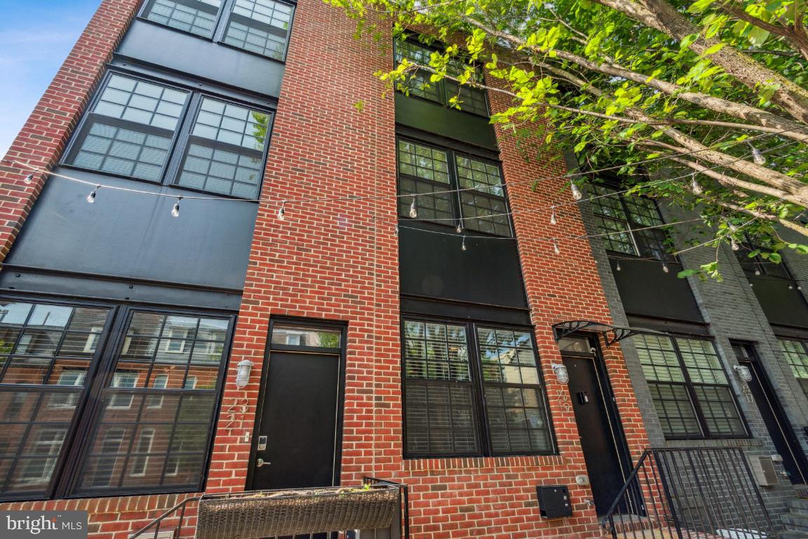 2319 E Fairmount Avenue E