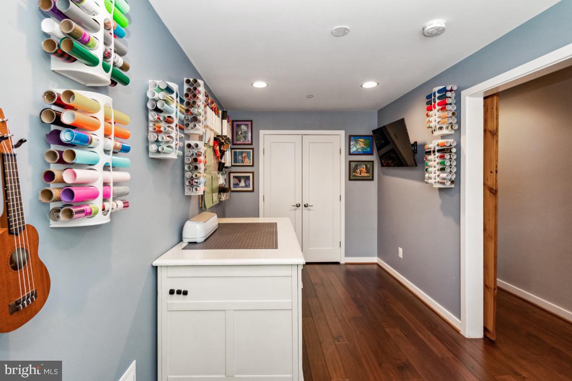 2319 E Fairmount Avenue E