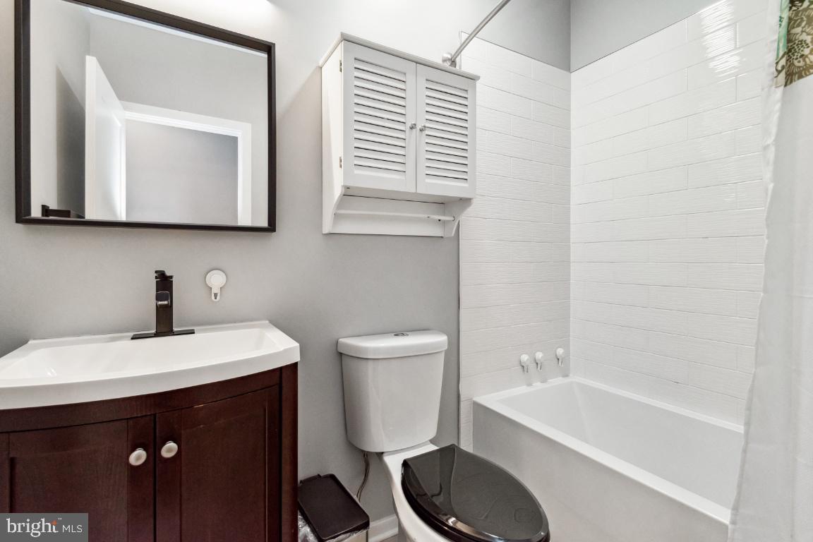 2319 E Fairmount Avenue E