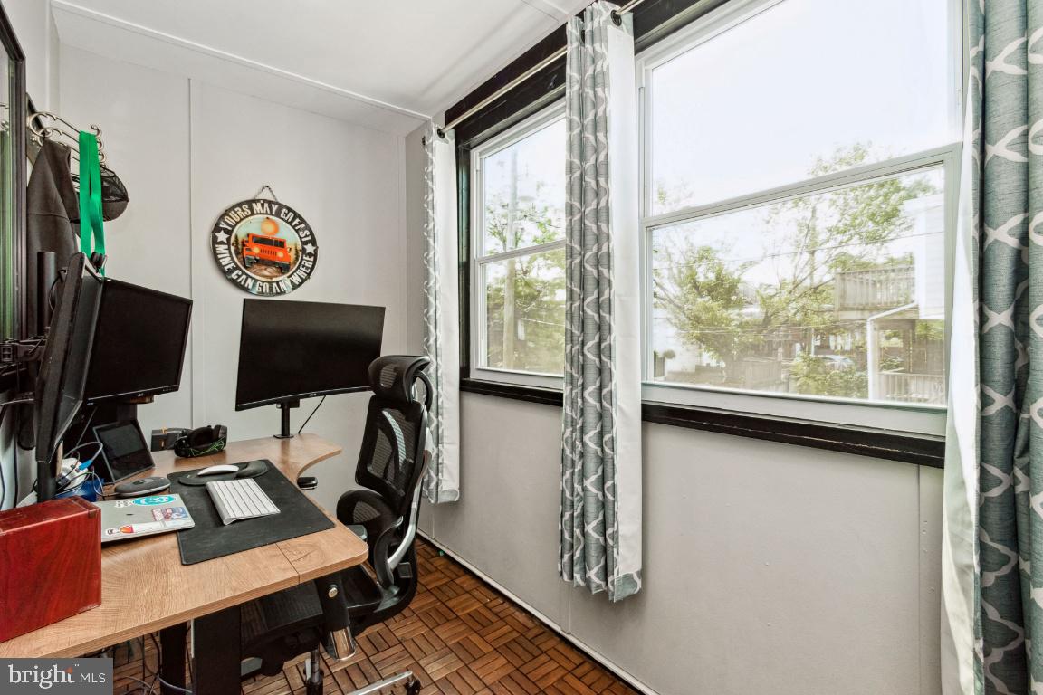 2319 E Fairmount Avenue E