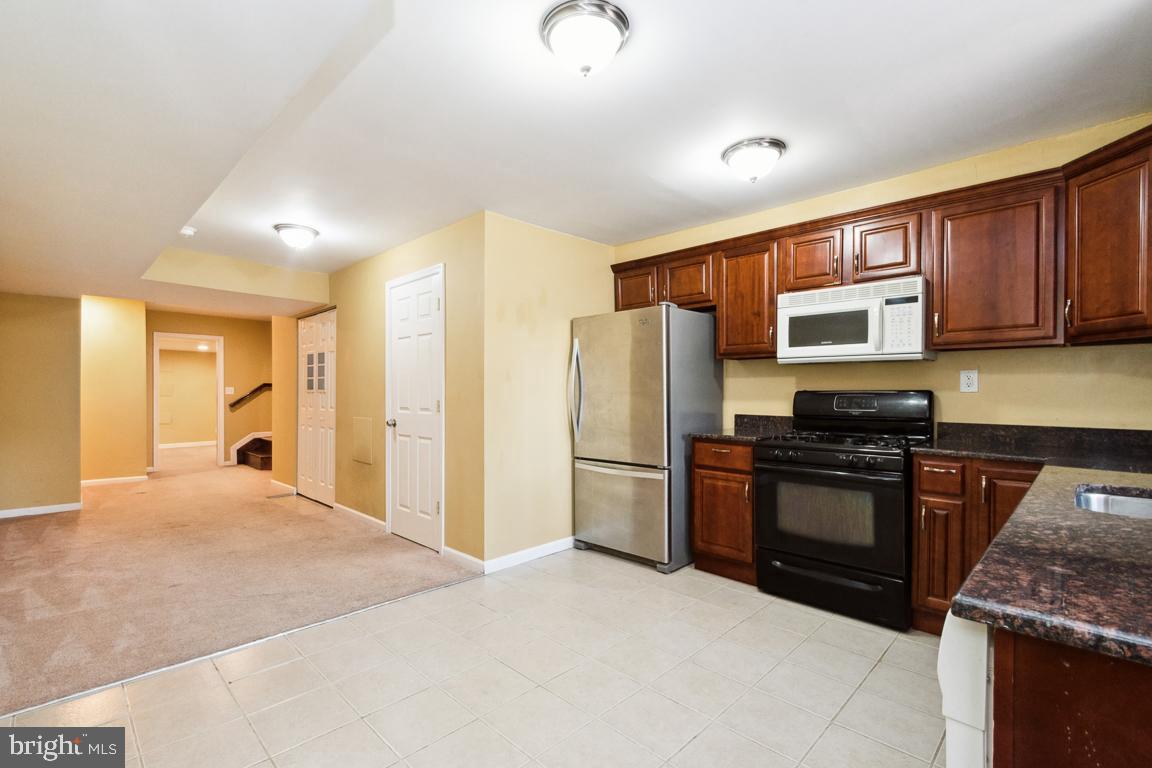 1303 W 41st Street W