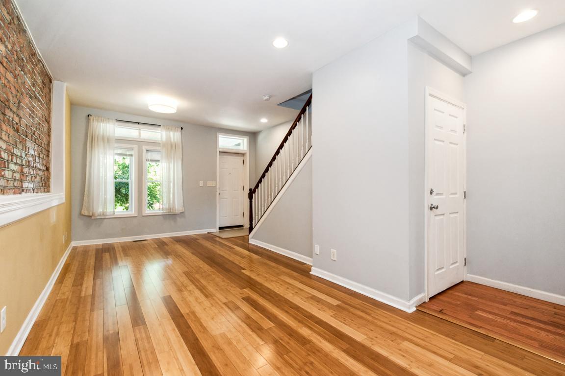 1303 W 41st Street W