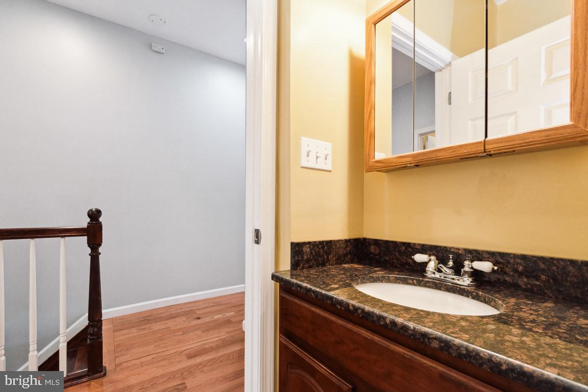 1303 W 41st Street W