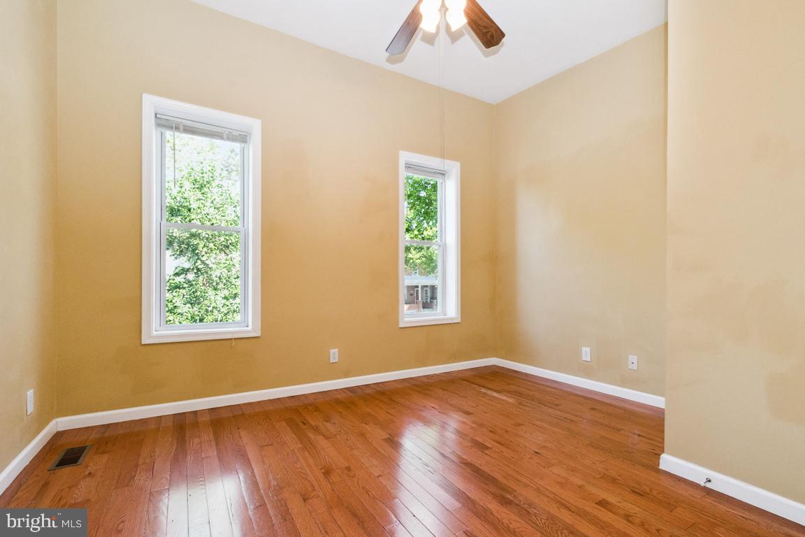 1303 W 41st Street W