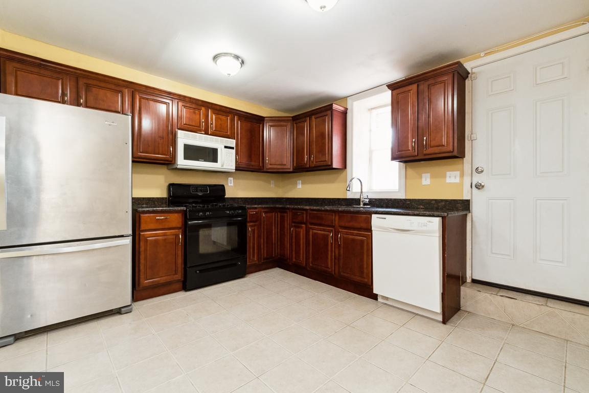 1303 W 41st Street W