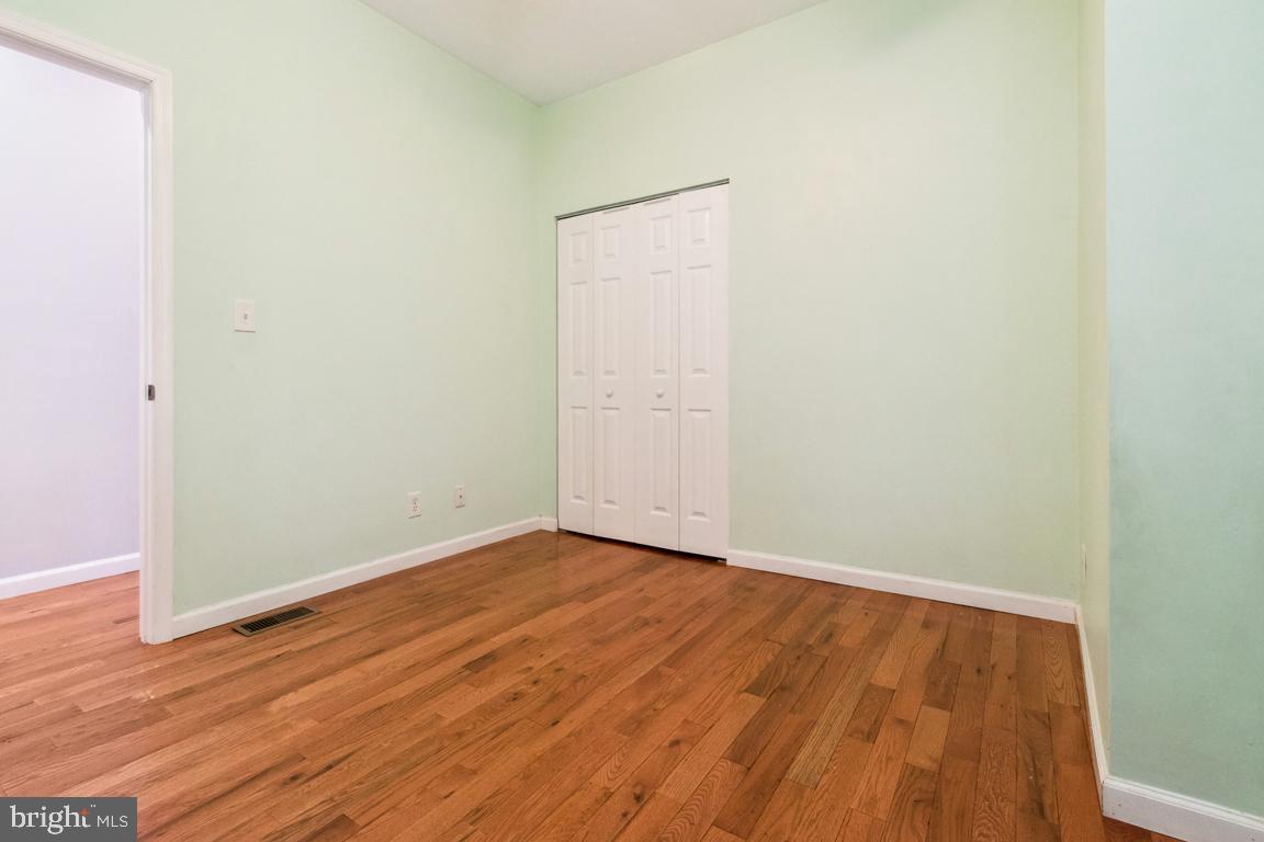 1303 W 41st Street W