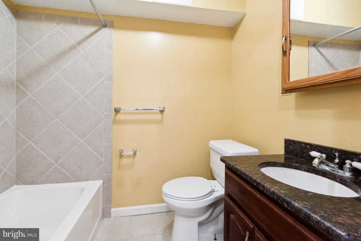 1303 W 41st Street W