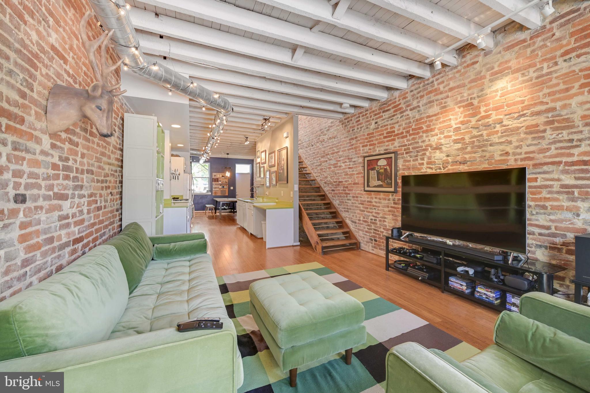 2639 N Howard Street N